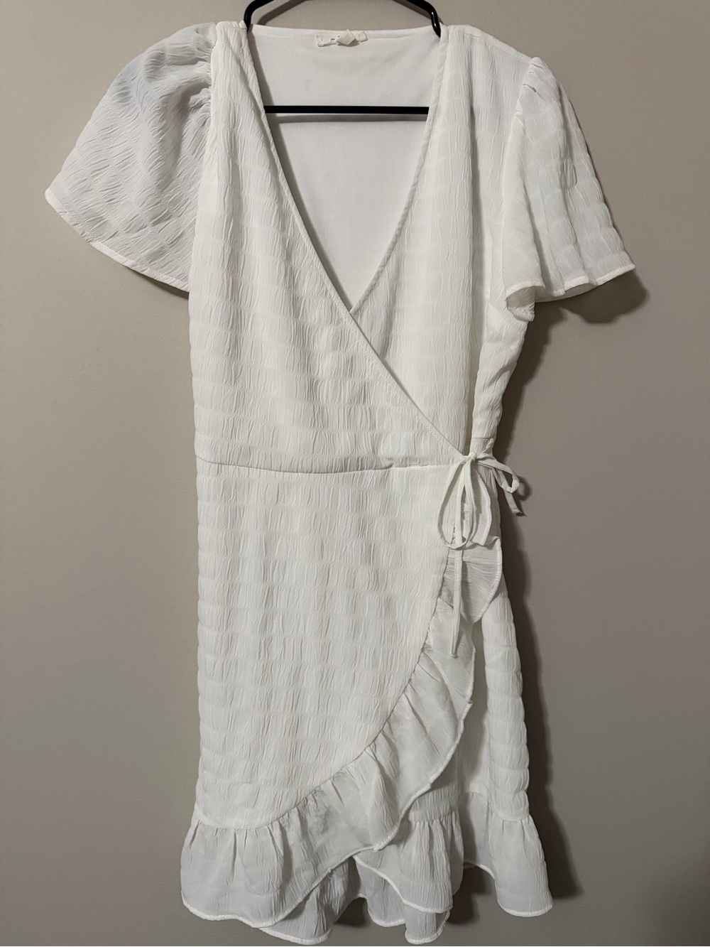 Maurices White Textured Wrap Mini Dress M Ruffle Flutter Sleeve Tie Waist